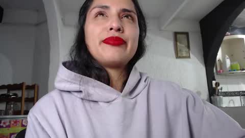 Snapshot of alix_beltran chatting on 03.08.25 Alix online show from 03.08.25