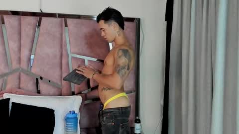 Snapshot of alixmartin1 chatting on 09.29.25 alix online show from 09.29.25