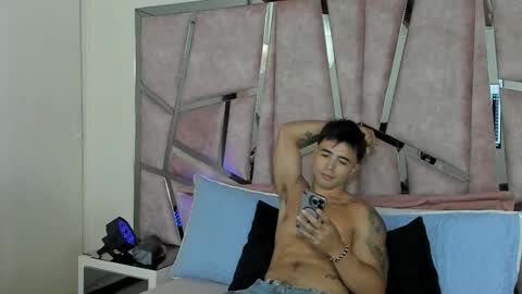 Snapshot of alixmartin1 chatting on 10.11.25 alix online show from 10.11.25