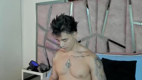 Snapshot of alixmartin1 chatting on 10.22.25 alix online show from 10.22.25