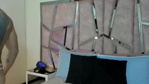 Snapshot of alixmartin1 chatting on 10.27.25 alix online show from 10.27.25