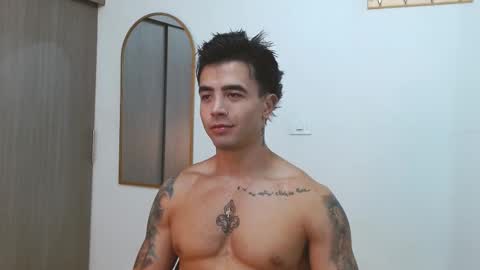 Snapshot of alixmartin1 chatting on 11.04.25 alix online show from 11.04.25