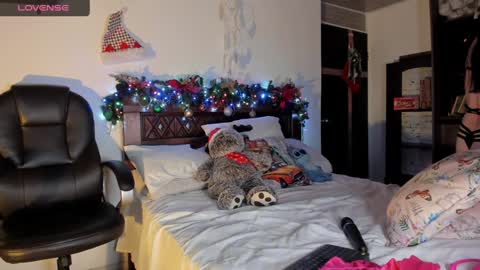 Andrea..... online show from 12.23.24