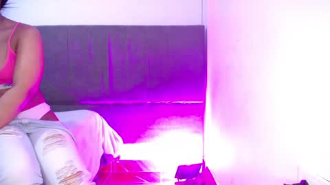 Snapshot of alizzon_ chatting on 12.16.24 alizzon online show from 12.16.24