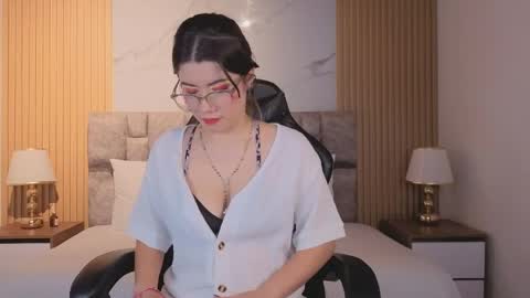 alkivamoon online show from 04.24.26