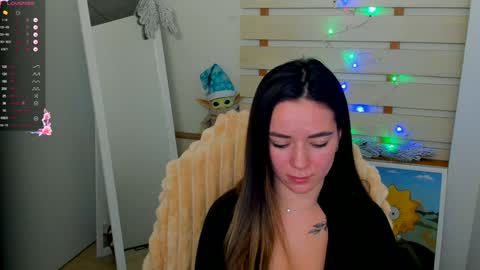 Snapshot of allana_dream chatting on 12.17.24 Allana online show from 12.17.24