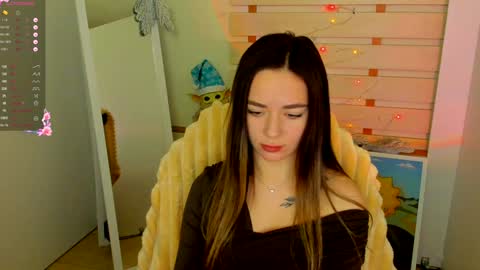 Snapshot of allana_dream chatting on 12.24.24 Allana online show from 12.24.24