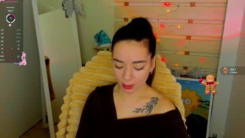 Snapshot of allana_dream chatting on 12.28.24 Allana online show from 12.28.24