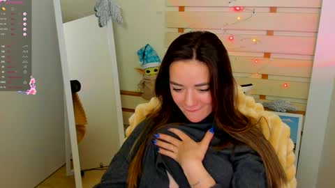 Snapshot of allana_dream chatting on 12.29.24 Allana online show from 12.29.24