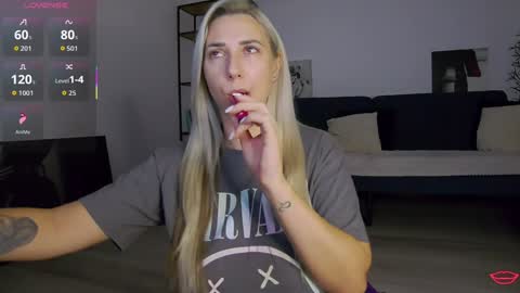 A day u didnt smile is a lost day online show from 10.14.25