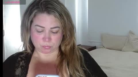 Snapshot of allegra_ferragamo chatting on 10.07.25 Ale online show from 10.07.25