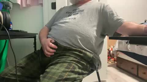 Allergictolove online show from 11.24.25