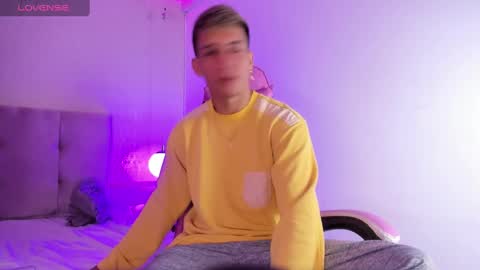 Snapshot of allexcano chatting on 12.08.24 Allex online show from 12.08.24