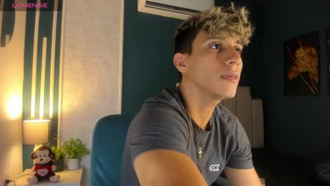 Snapshot of allexcano chatting on 03.11.25 Allex online show from 03.11.25