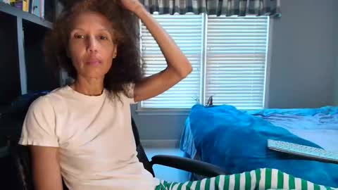 wishlist on bio online show from 11.01.25