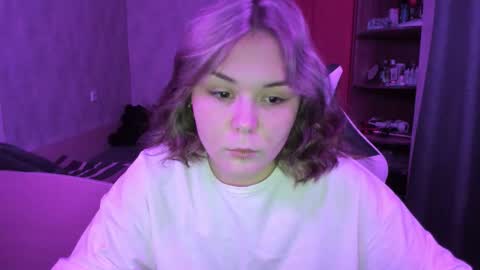 Snapshot of alli_zi chatting on 10.18.25 Blair online show from 10.18.25