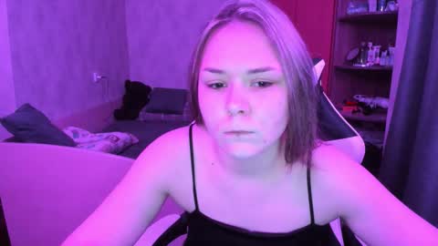 Snapshot of alli_zi chatting on 10.26.25 Blair online show from 10.26.25