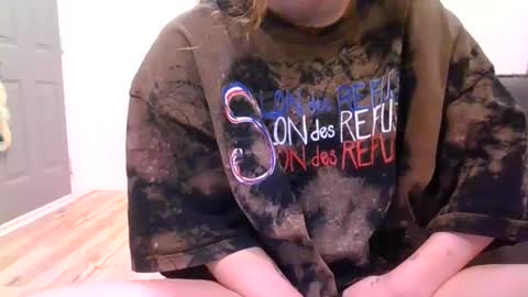 Snapshot of alliebearx chatting on 01.14.25 alliebearx online show from 01.14.25