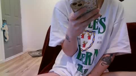 Snapshot of alliebearx chatting on 01.25.25 alliebearx online show from 01.25.25