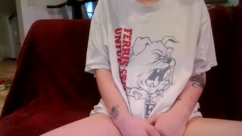 Snapshot of alliebearx chatting on 02.26.25 alliebearx online show from 02.26.25