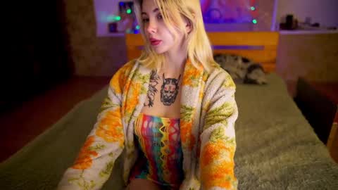 Snapshot of allison_cuty chatting on 02.20.25 Allison online show from 02.20.25