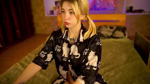 Snapshot of allison_cuty chatting on 02.26.25 Allison online show from 02.26.25
