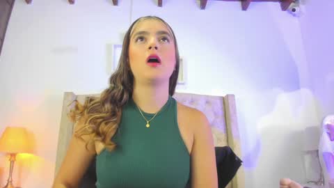 Snapshot of allisson_m chatting on 01.21.25 allisson online show from 01.21.25