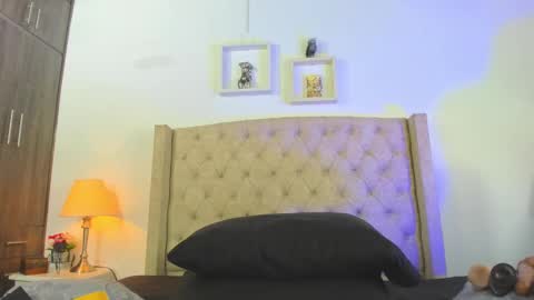 Snapshot of allisson_m chatting on 02.11.25 allisson online show from 02.11.25