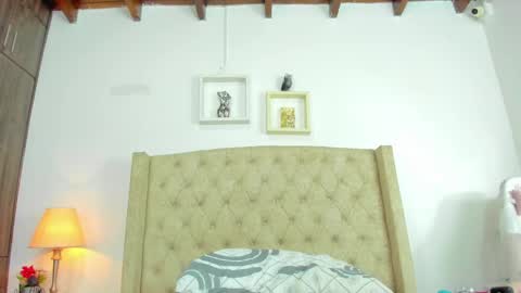 Snapshot of allisson_m chatting on 03.04.25 allisson online show from 03.04.25