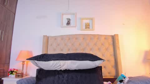 Snapshot of allisson_m chatting on 09.26.25 allisson online show from 09.26.25