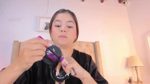 Snapshot of allisson_m chatting on 10.01.25 allisson online show from 10.01.25