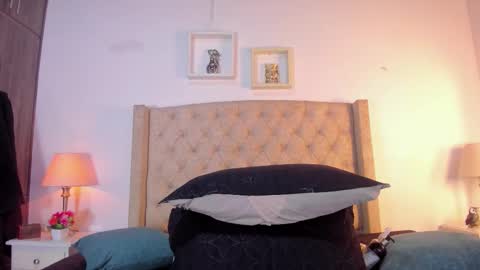 Snapshot of allisson_m chatting on 10.22.25 allisson online show from 10.22.25