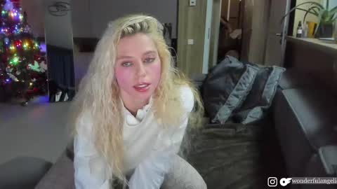 Snapshot of allissonhotbb chatting on 12.27.24 allissonhotbb online show from 12.27.24