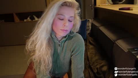 Snapshot of allissonhotbb chatting on 02.26.25 allissonhotbb online show from 02.26.25