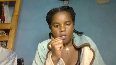 Snapshot of allizida01 chatting on 11.17.25 allizida01 online show from 11.17.25