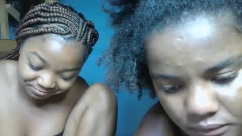 Snapshot of allizida01 chatting on 11.19.25 allizida01 online show from 11.19.25