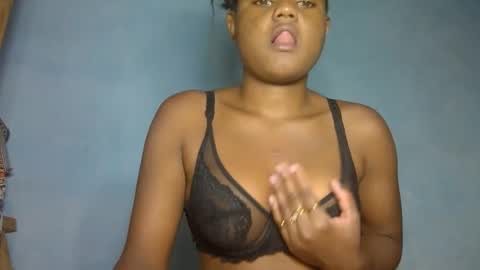 allizida01 online show from 12.04.25