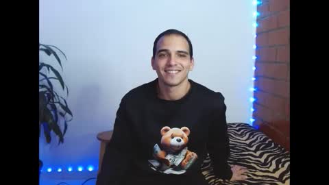 Snapshot of allmax_33 chatting on 11.01.25 Max online show from 11.01.25