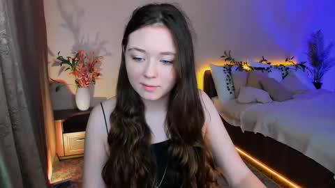 Snapshot of alluringeyess chatting on 09.20.25 alluringeyess online show from 09.20.25