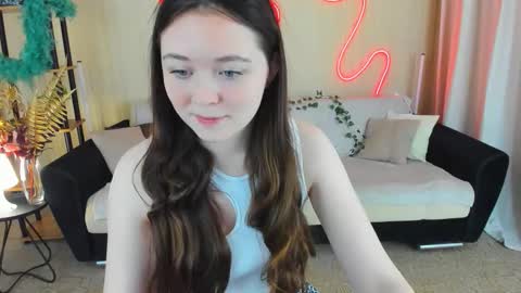 Snapshot of alluringeyess chatting on 10.04.25 alluringeyess online show from 10.04.25