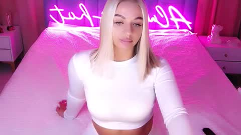 AlwaysHot online show from 11.05.25