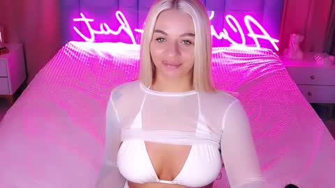 AlwaysHot online show from 12.05.25