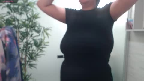 Snapshot of allyiah chatting on 09.29.25 online show from 09.29.25