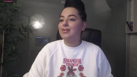 Snapshot of allyiah chatting on 10.05.25 online show from 10.05.25