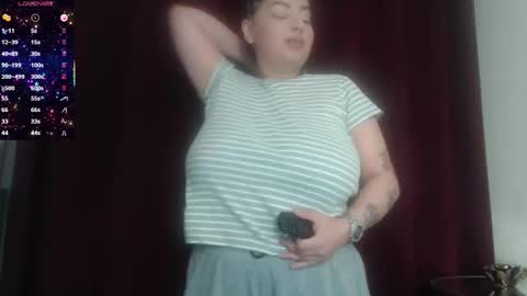 Snapshot of allyiah chatting on 10.07.25 online show from 10.07.25