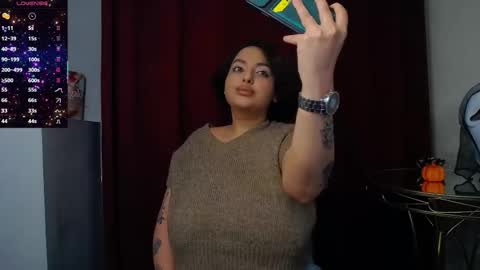 Snapshot of allyiah chatting on 10.28.25 online show from 10.28.25