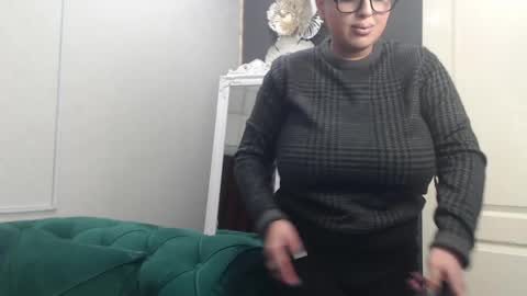         online show from 04.10.26