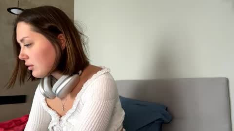 Snapshot of allynmirabelli chatting on 07.21.26 Lara online show from 07.21.26