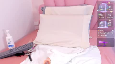 Snapshot of allyson_petite chatting on 10.23.25 Allyson online show from 10.23.25