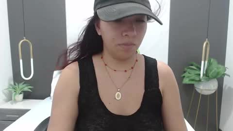 ALMA FENIX  online show from 02.25.25